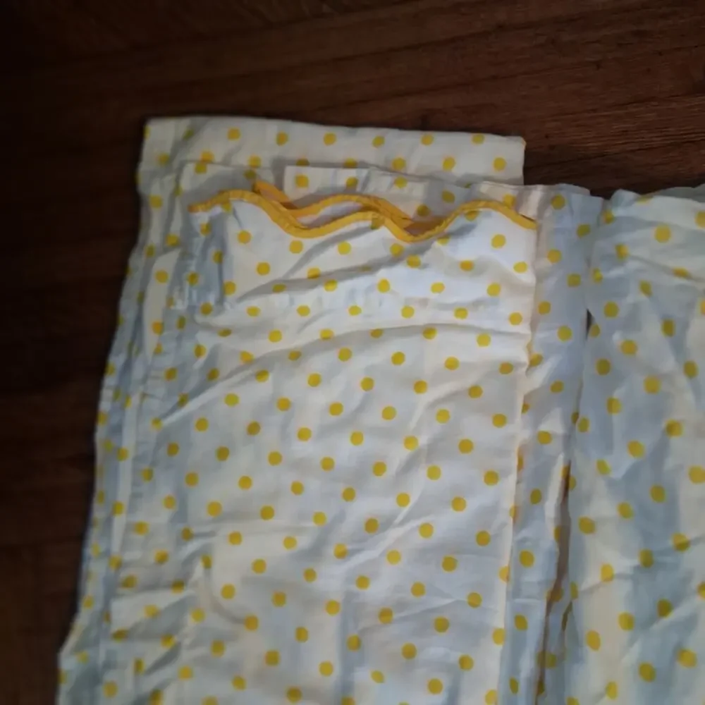 Patricia Altschul bed Sheets Queen cotton white yellow polka dot set 4pc scallop